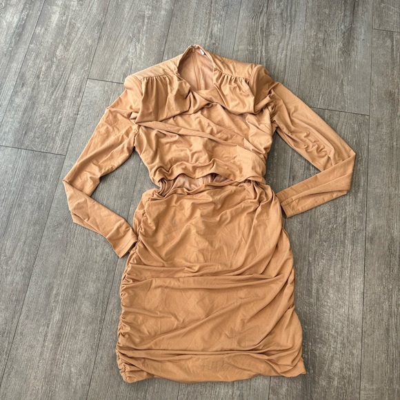 🌸BOUTIQUE abito cutted dress ✨ - Picture 2 of 15